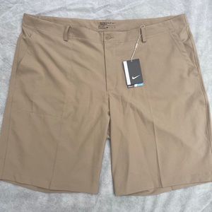 MENS NIKE GOLF SHORTS - SIZE 42 - NEW WITH TAGS